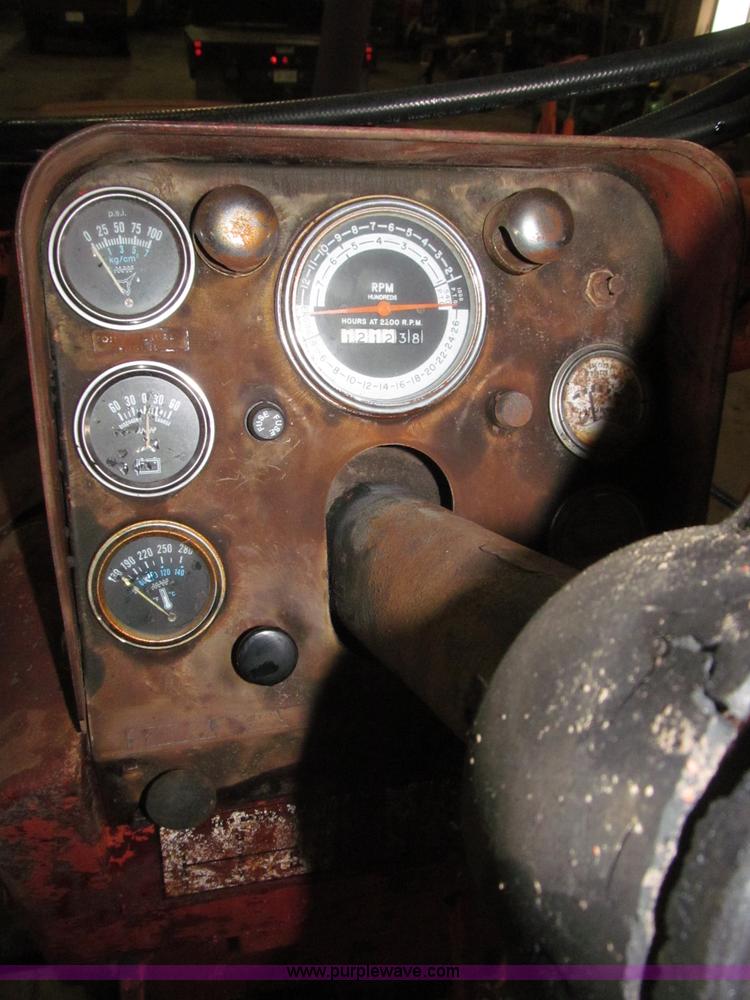 image for item B5318 1965 Allis-Chalmers 190XT row crop tractor