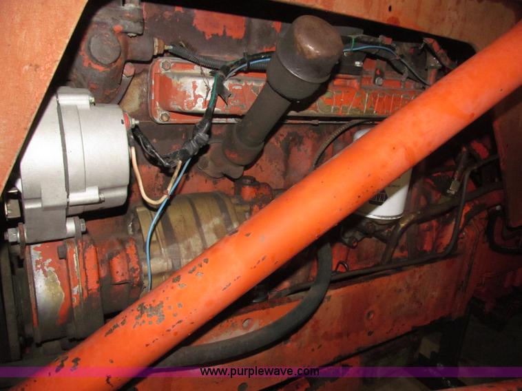 image for item B5318 1965 Allis-Chalmers 190XT row crop tractor