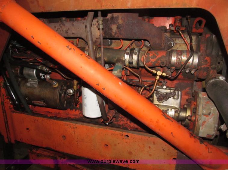 image for item B5318 1965 Allis-Chalmers 190XT row crop tractor