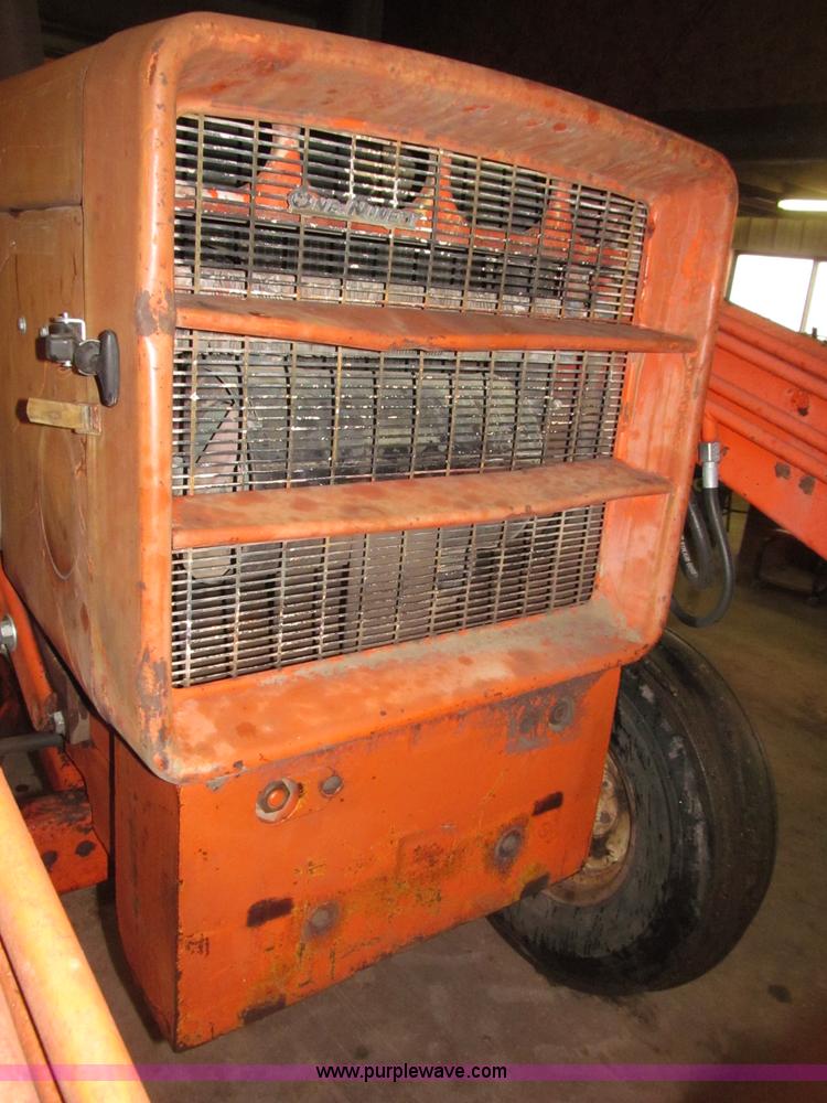 image for item B5318 1965 Allis-Chalmers 190XT row crop tractor