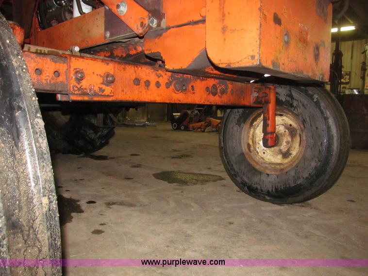 image for item B5318 1965 Allis-Chalmers 190XT row crop tractor