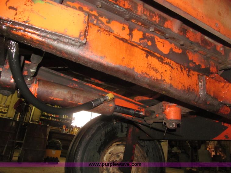 image for item B5318 1965 Allis-Chalmers 190XT row crop tractor