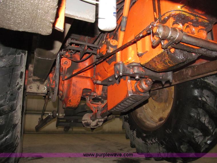 image for item B5318 1965 Allis-Chalmers 190XT row crop tractor