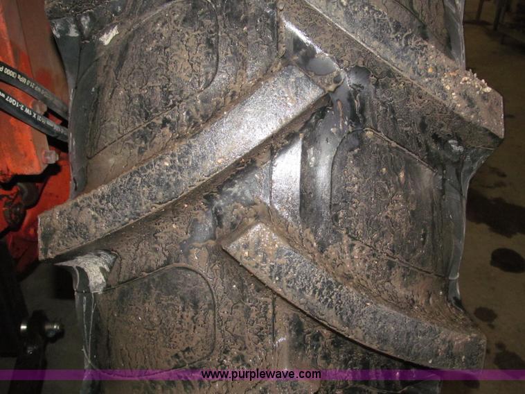 image for item B5318 1965 Allis-Chalmers 190XT row crop tractor