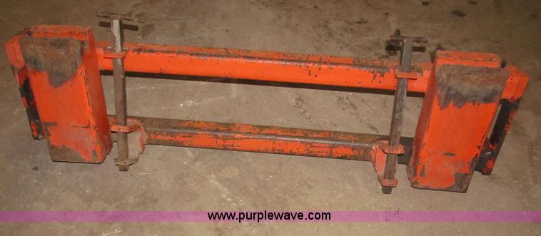 image for item B5318 1965 Allis-Chalmers 190XT row crop tractor