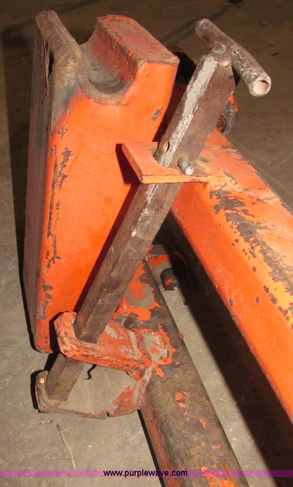 image for item B5318 1965 Allis-Chalmers 190XT row crop tractor