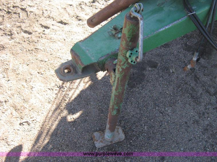 image for item B8427 John Deere 510 round baler