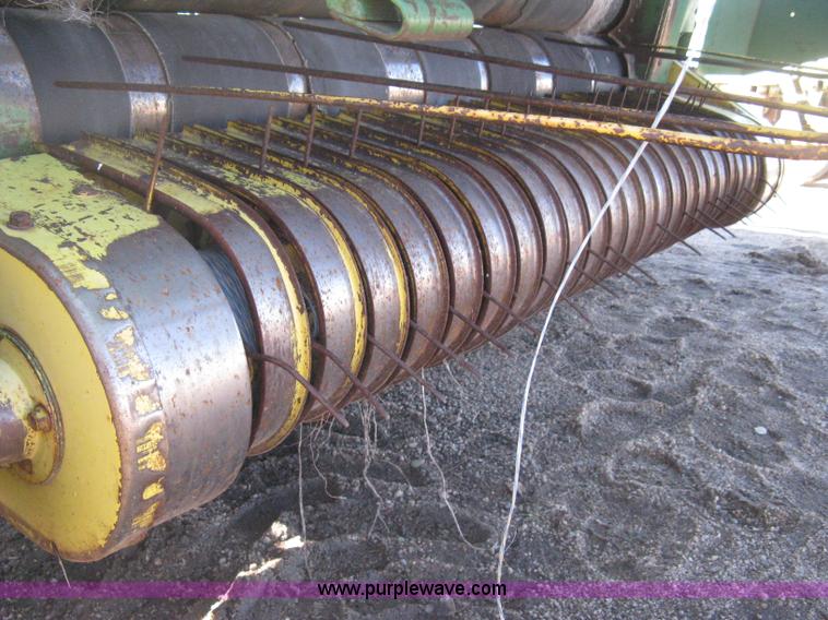 image for item B8427 John Deere 510 round baler