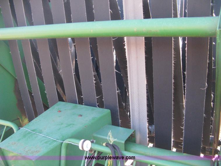 image for item B8427 John Deere 510 round baler