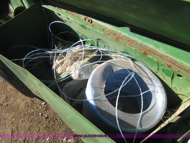 image for item B8427 John Deere 510 round baler