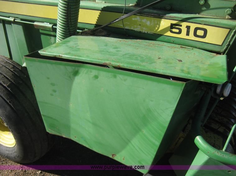 image for item B8427 John Deere 510 round baler