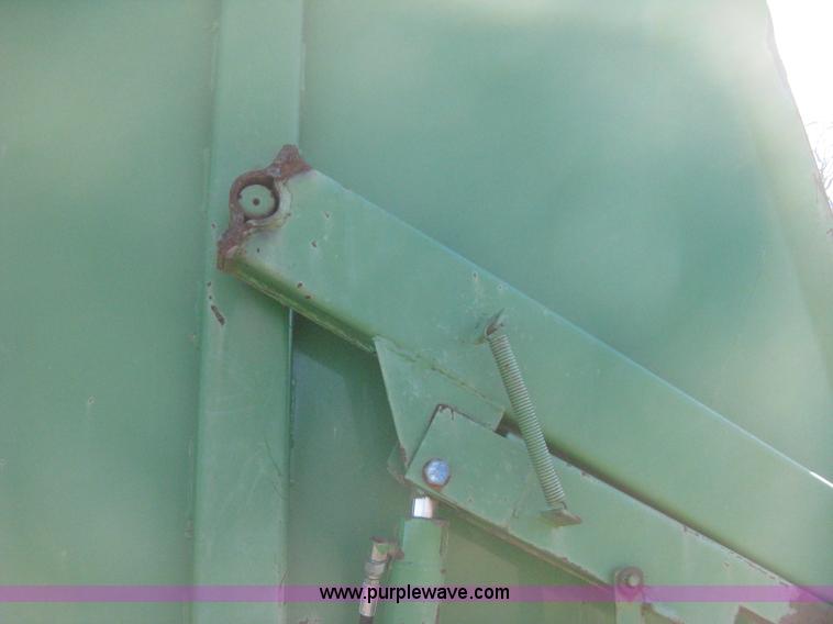 image for item B8427 John Deere 510 round baler