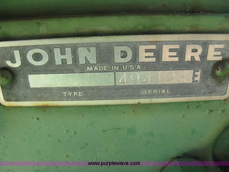 image for item B8427 John Deere 510 round baler