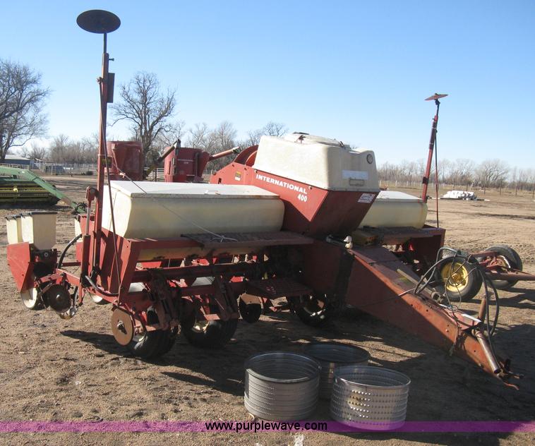 image for item B8430 International 400 Cyclo planter
