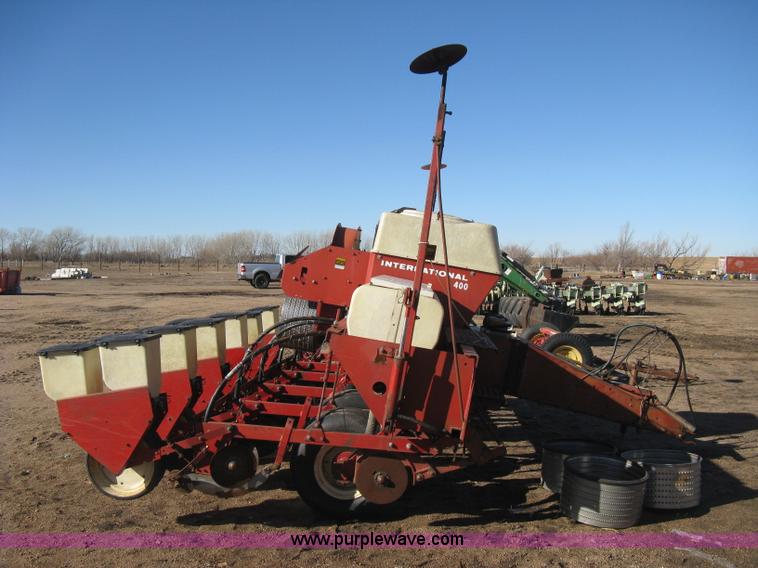 image for item B8430 International 400 Cyclo planter