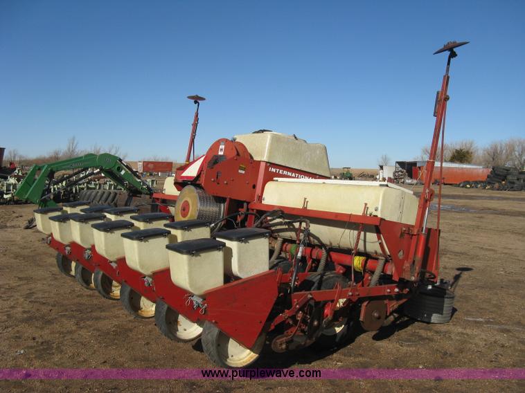 image for item B8430 International 400 Cyclo planter