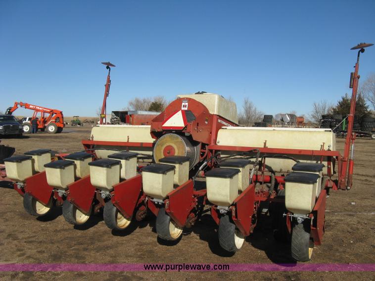 image for item B8430 International 400 Cyclo planter