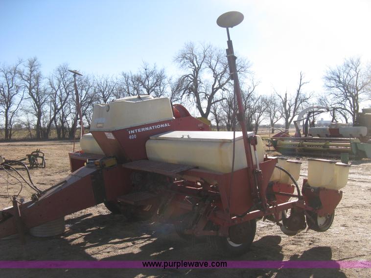 image for item B8430 International 400 Cyclo planter