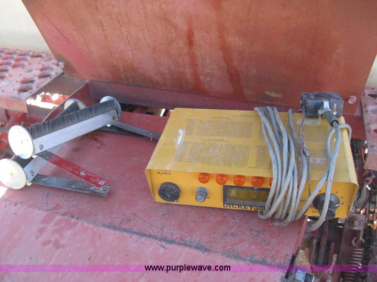 image for item B8430 International 400 Cyclo planter