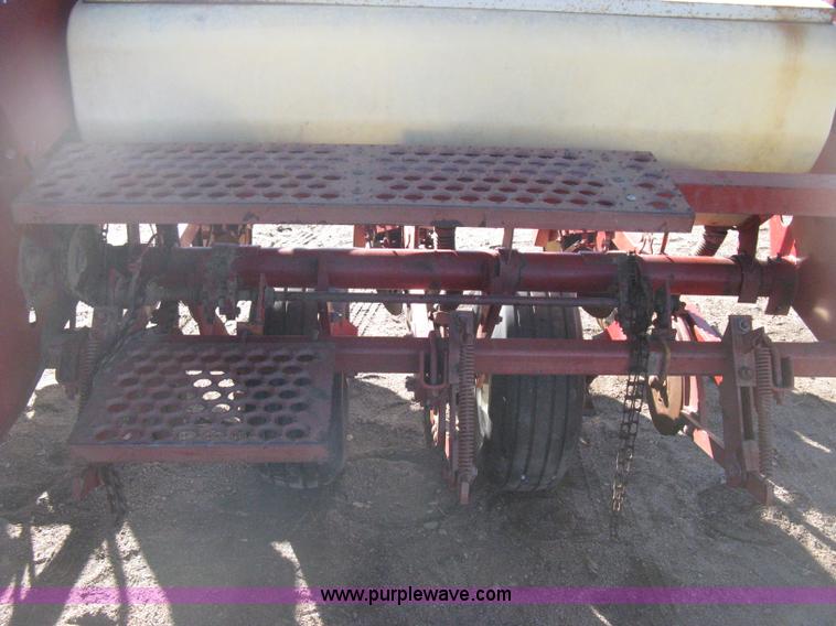 image for item B8430 International 400 Cyclo planter