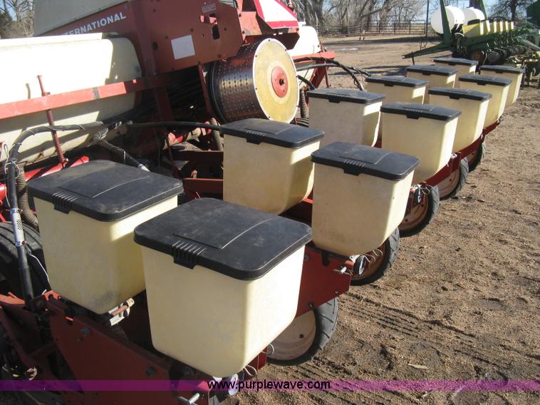 image for item B8430 International 400 Cyclo planter