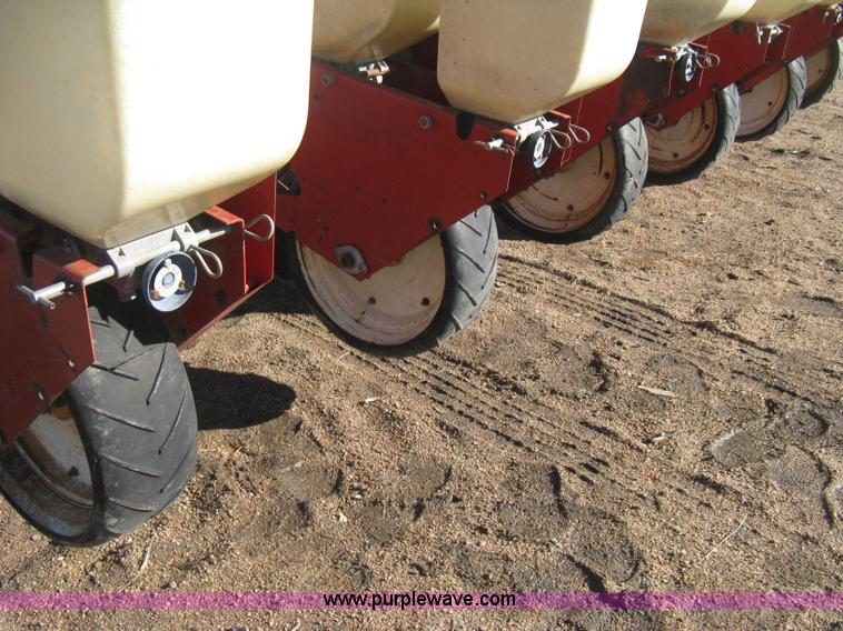 image for item B8430 International 400 Cyclo planter
