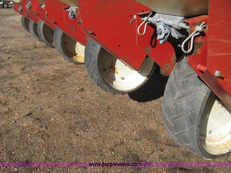 image for item B8430 International 400 Cyclo planter