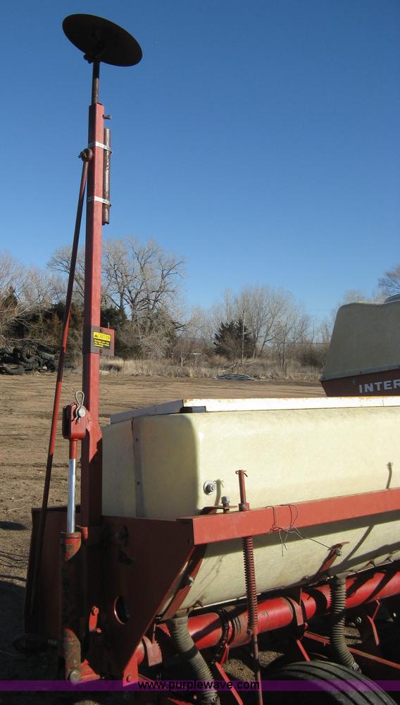 image for item B8430 International 400 Cyclo planter