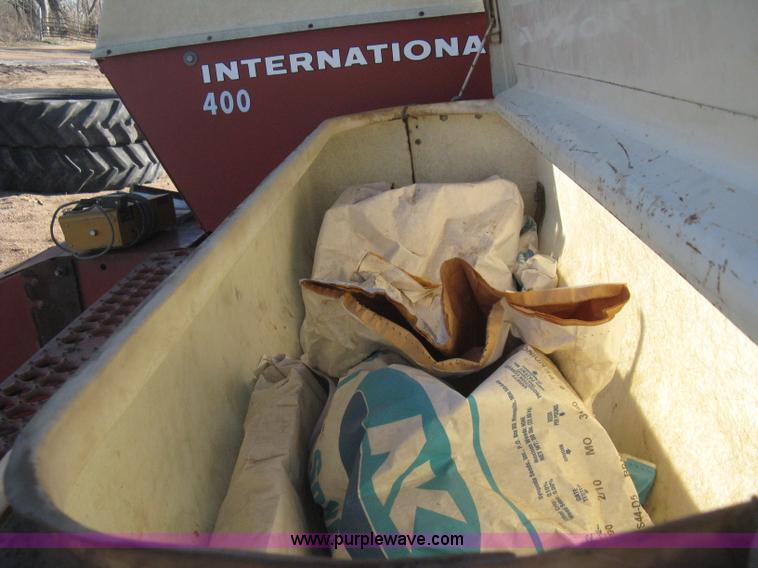 image for item B8430 International 400 Cyclo planter