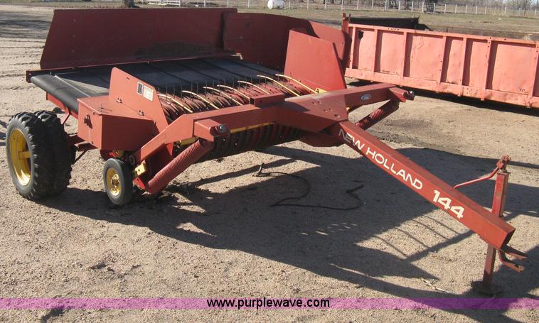 image for item B8433 New Holland 144 windrow inverter