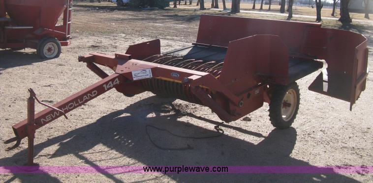 image for item B8433 New Holland 144 windrow inverter