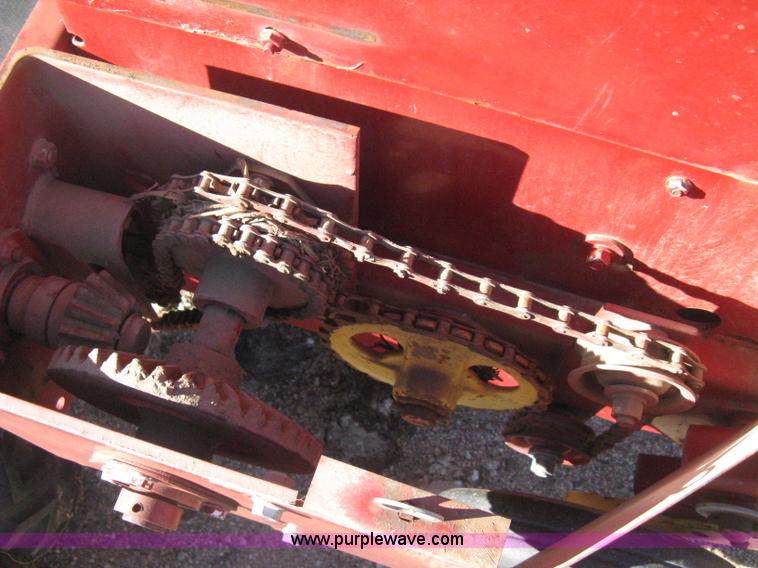 image for item B8433 New Holland 144 windrow inverter