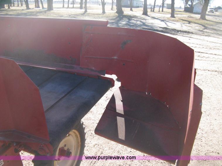 image for item B8433 New Holland 144 windrow inverter