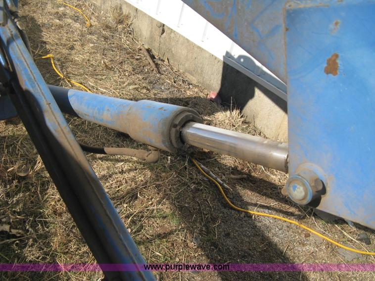 image for item B8442 Ford 727 loader