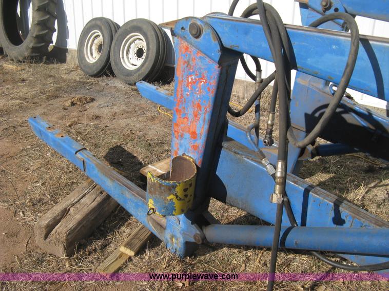 image for item B8442 Ford 727 loader