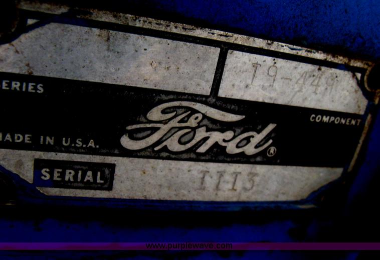 image for item B8442 Ford 727 loader