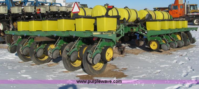 image for item C3597 John Deere 7200 Conservation Max Emerge planter