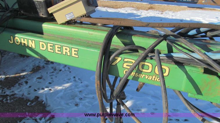 image for item C3597 John Deere 7200 Conservation Max Emerge planter
