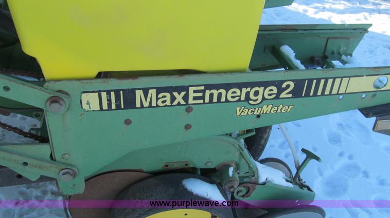 image for item C3597 John Deere 7200 Conservation Max Emerge planter