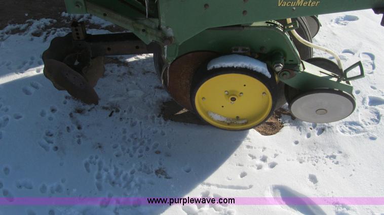 image for item C3597 John Deere 7200 Conservation Max Emerge planter