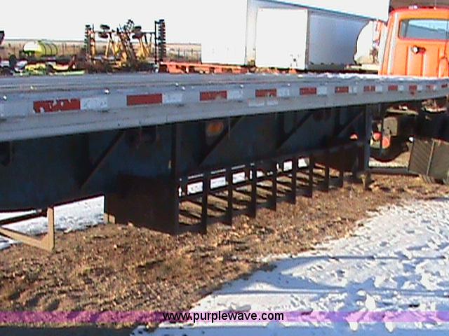 image for item C3606 2000 Dorsey 45' flatbed trailer