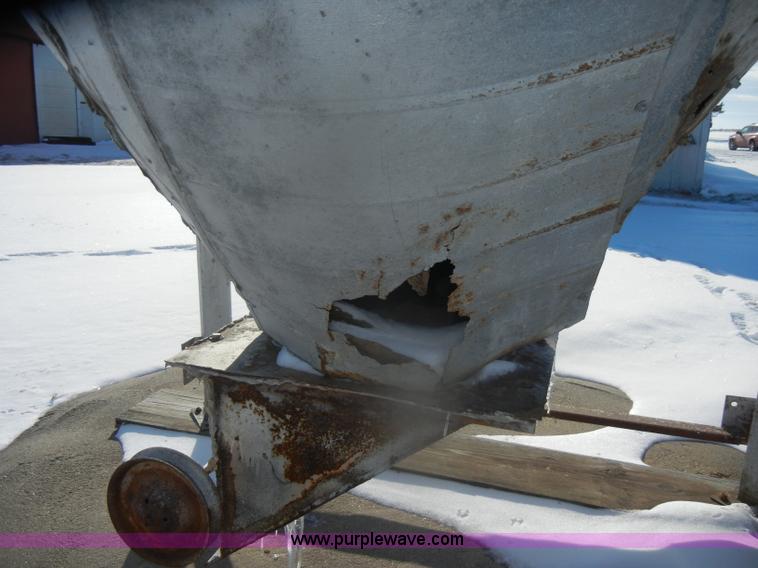 image for item D4556 Bulk grain bin