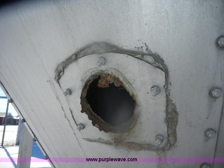 image for item D4556 Bulk grain bin