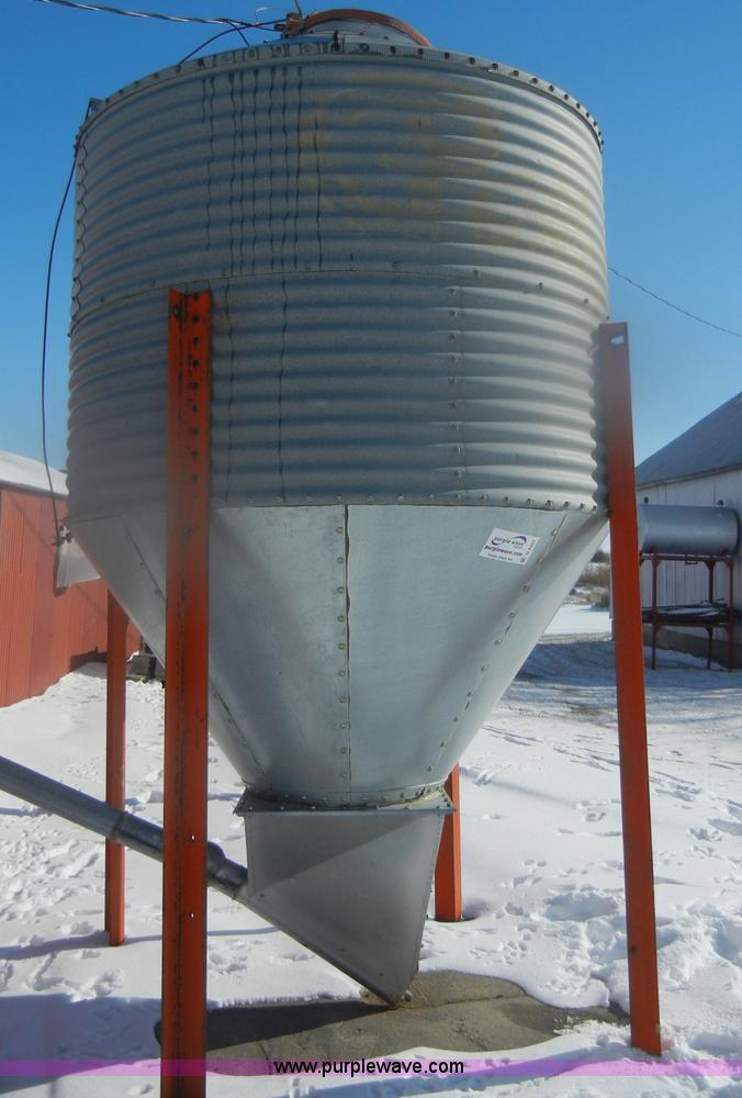image for item D4557 Pax bulk grain bin
