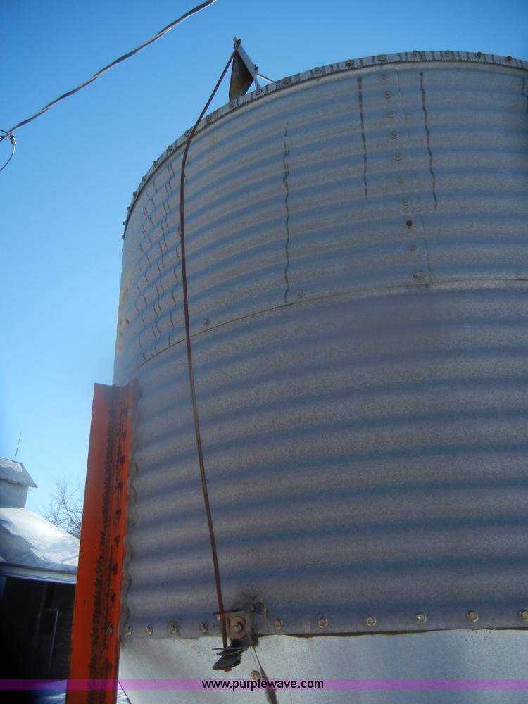 image for item D4557 Pax bulk grain bin