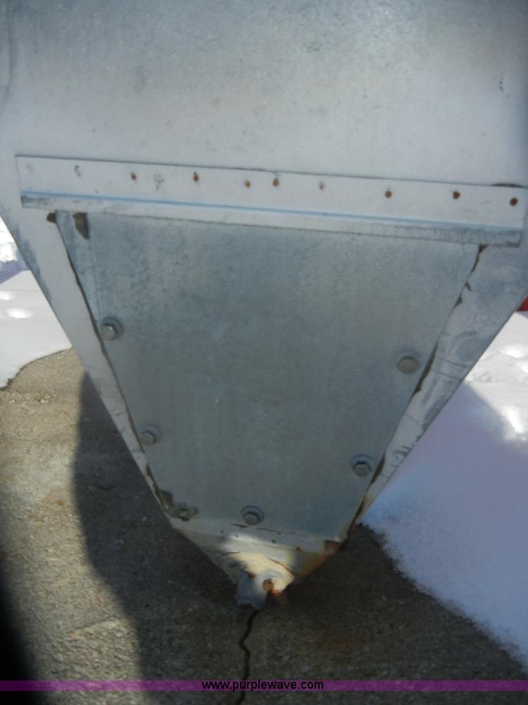 image for item D4557 Pax bulk grain bin