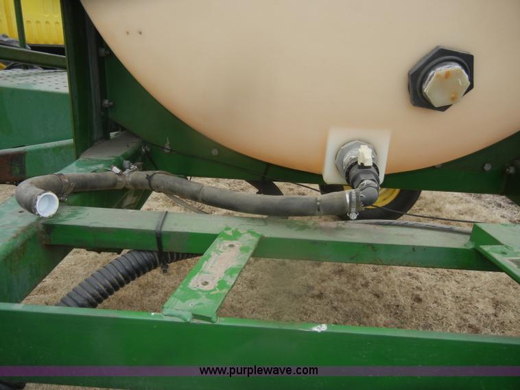 image for item D4562 John Deere 250 tow between nurse tank