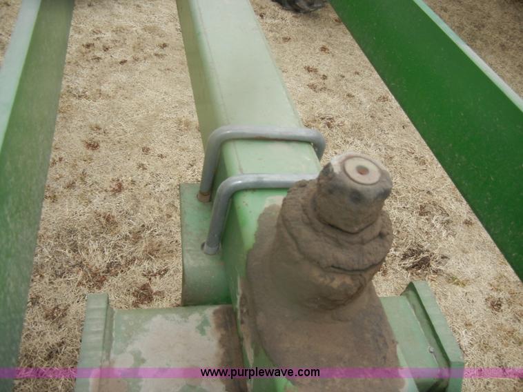 image for item D4562 John Deere 250 tow between nurse tank