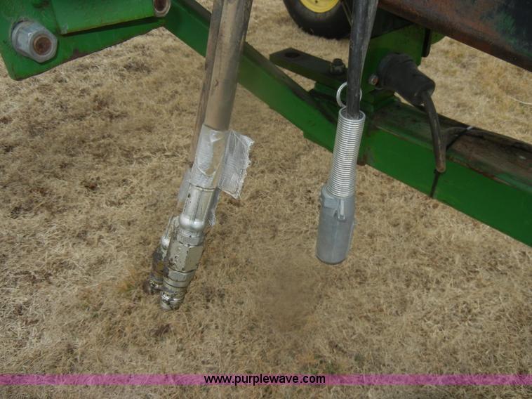 image for item D4562 John Deere 250 tow between nurse tank