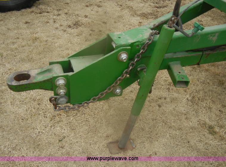 image for item D4562 John Deere 250 tow between nurse tank